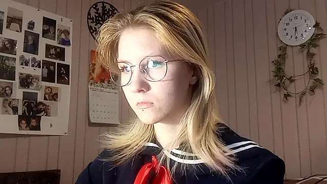 Snapshot of RunawayBr1de chatting on February 17, 2:25 pm RunawayBr1de online show from February 17, 2:25 pm