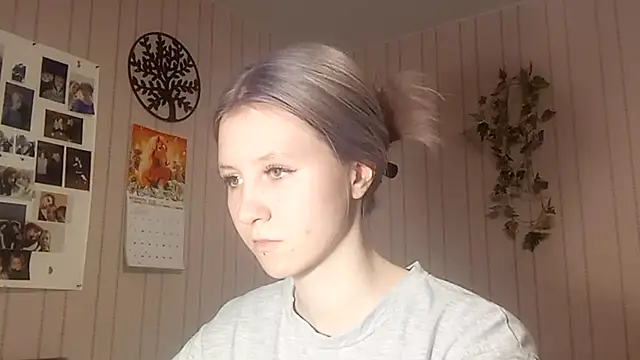 Snapshot of RunawayBr1de chatting on February 27, 3:12 pm RunawayBr1de online show from February 27, 3:12 pm