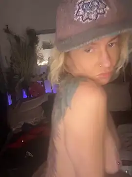 XXX2Freaks online show from May 4, 9:50 pm