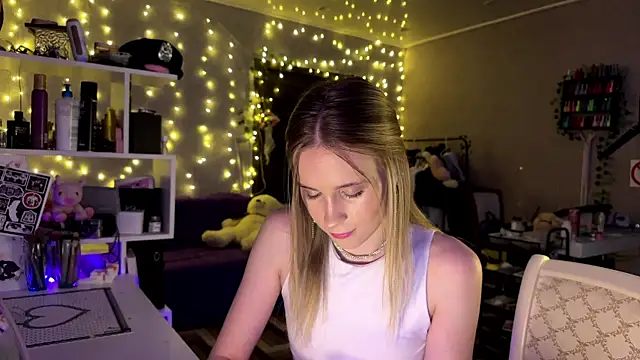 Snapshot of amily_sunray chatting on February 25, 2:17 pm amily sunray online show from February 25, 2:17 pm