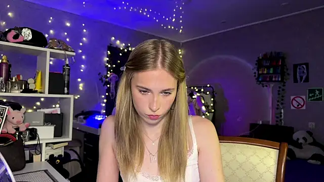 amily sunray online show from April 14, 3:06 pm