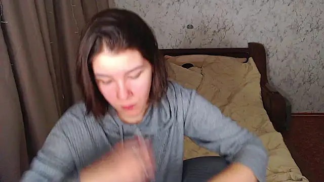 Snapshot of AdelMauds chatting on February 17, 6:16 pm AdelMauds online show from February 17, 6:16 pm