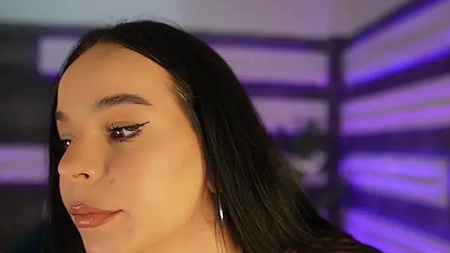 Snapshot of SkyMusee_ chatting on February 19, 1:19 pm SkyMusee online show from February 19, 1:19 pm