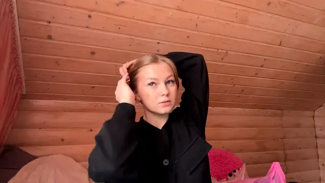 TessSamul online show from May 1, 12:43 pm