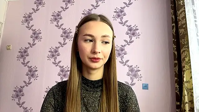 LacieHelaire online show from March 3, 7:26 am