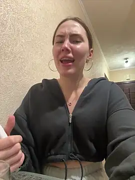 Arielle Vade online show from May 26, 6:06 pm