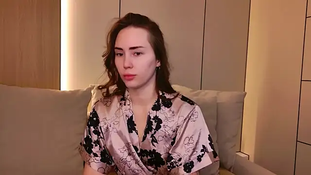 Arielle Vade online show from March 17, 5:21 am