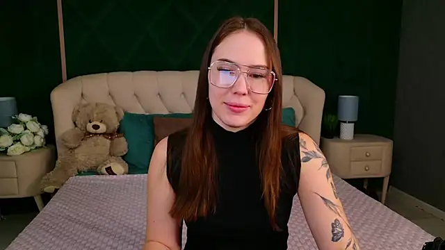 Arielle Vade online show from April 23, 5:14 am