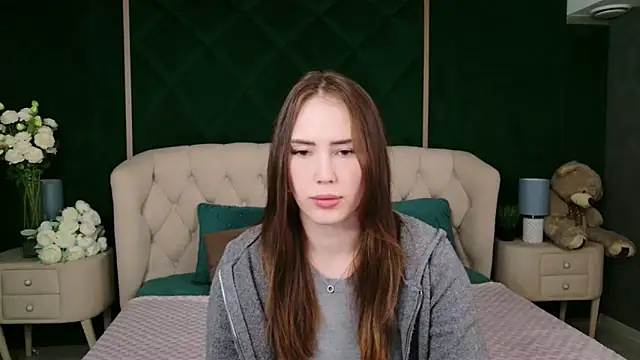 Arielle Vade online show from April 22, 5:14 am