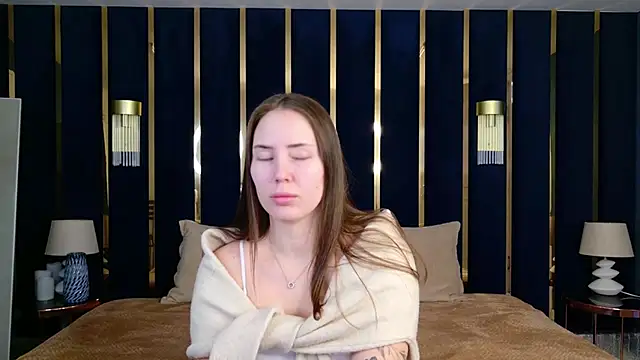 Arielle Vade online show from March 1, 5:40 am