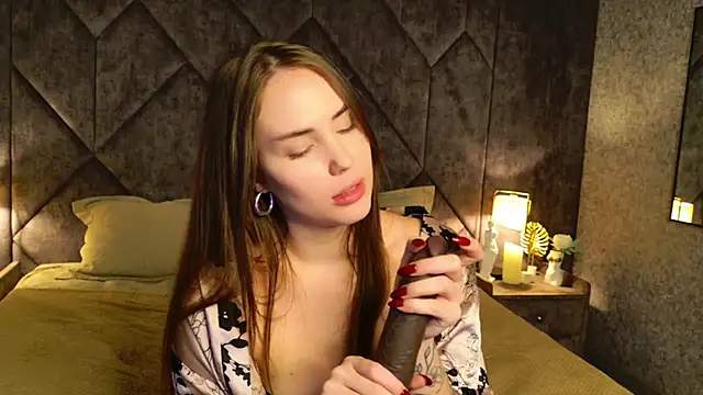 Arielle Vade online show from May 9, 6:28 am