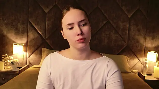 Arielle Vade online show from May 2, 5:23 am