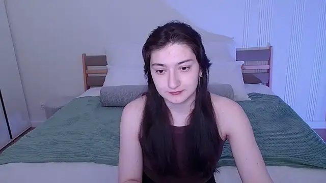 RosieGloom online show from March 26, 6:28 pm