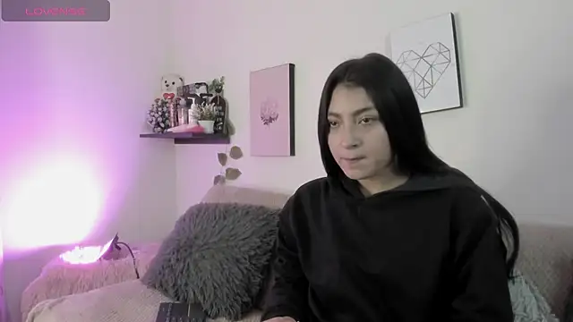 Snapshot of Alexaalove_1 chatting on February 17, 12:35 pm Alexaalove 1 online show from February 17, 12:35 pm