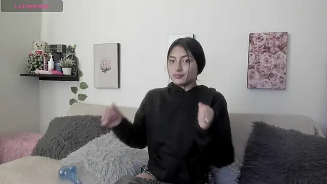 Snapshot of Alexaalove_1 chatting on February 21, 1:02 pm Alexaalove 1 online show from February 21, 1:02 pm