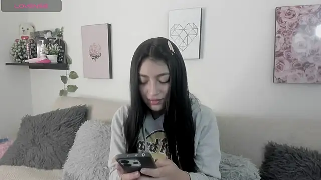 Snapshot of Alexaalove_1 chatting on February 19, 1:41 pm Alexaalove 1 online show from February 19, 1:41 pm