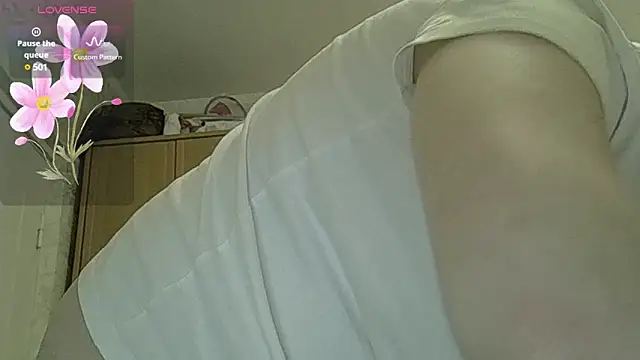 CurvyWild Lady30 online show from April 10, 7:54 pm