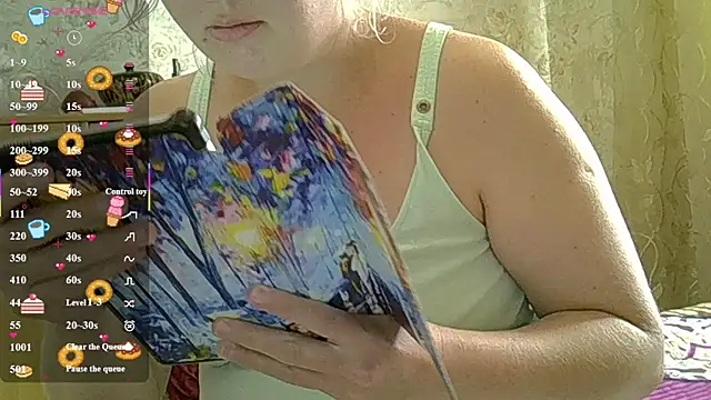 Snapshot of CurvyWild_Lady30 chatting on June 26, 10:10 am CurvyWild Lady30 online show from June 26, 10:10 am