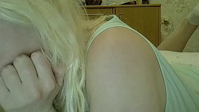 CurvyWild Lady30 online show from May 8, 10:35 pm