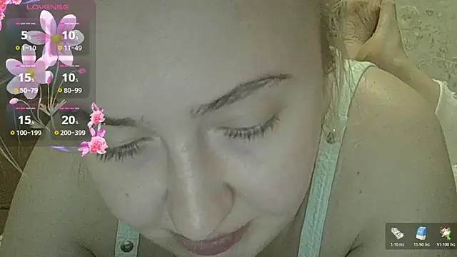 CurvyWild Lady30 online show from March 30, 7:59 pm