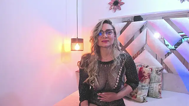 annie vega17  online show from March 7, 6:35 pm