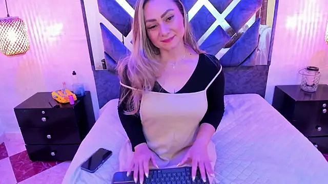 annie vega17  online show from March 13, 1:27 pm