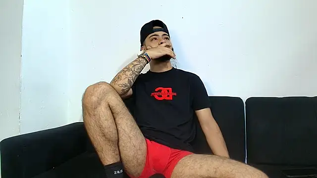 Snapshot of Xanderstone00 chatting on February 18, 7:39 am Xanderstone00 online show from February 18, 7:39 am