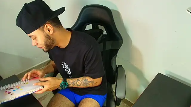 Snapshot of Xanderstone00 chatting on February 24, 5:03 pm Xanderstone00 online show from February 24, 5:03 pm