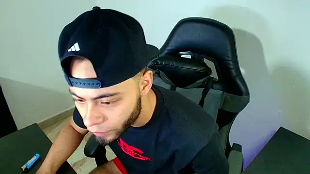 Snapshot of Xanderstone00 chatting on March 3, 8:38 pm Xanderstone00 online show from March 3, 8:38 pm