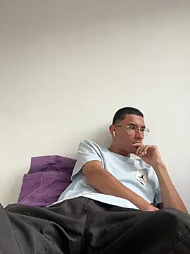 Snapshot of -ShaiN chatting on February 17, 7:55 pm -ShaiN online show from February 17, 7:55 pm