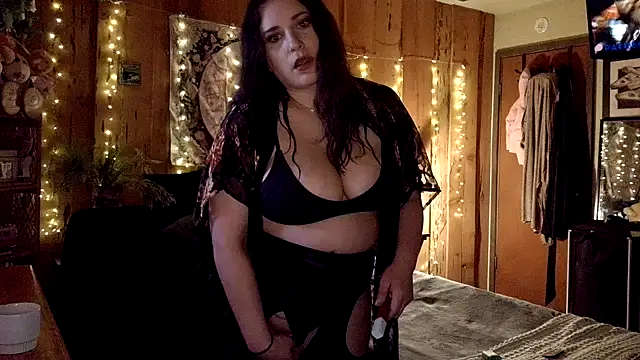 Snapshot of VelvetBrunetteXo chatting on February 25, 12:22 am VelvetBrunetteXo online show from February 25, 12:22 am