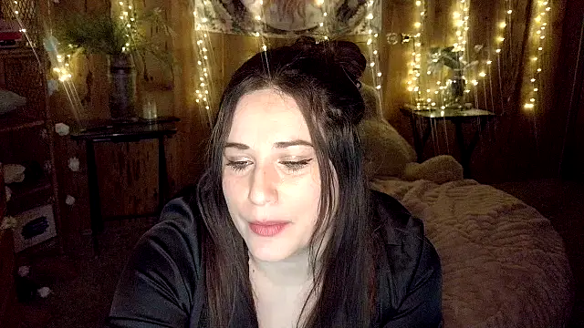 VelvetBrunetteXo online show from April 15, 12:21 pm