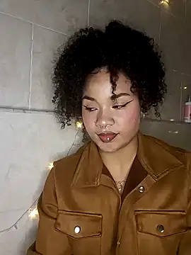 BrianaSweetxxx online show from March 3, 3:02 am