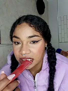 BrianaSweetxxx online show from March 29, 3:30 am