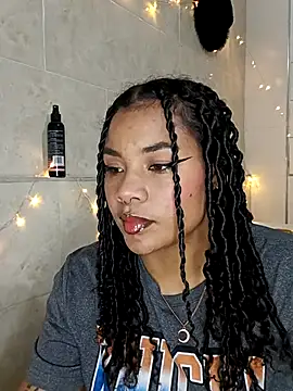 BrianaSweetxxx online show from March 7, 3:13 am