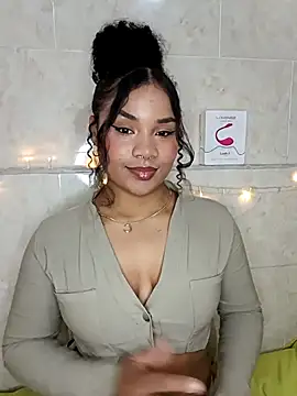 BrianaSweetxxx online show from February 17, 2:20 am