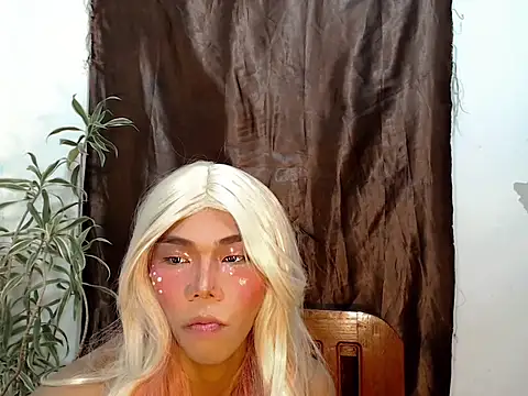 Snapshot of shopiaxox1 chatting on February 23, 7:31 am shopiaxox1 online show from February 23, 7:31 am