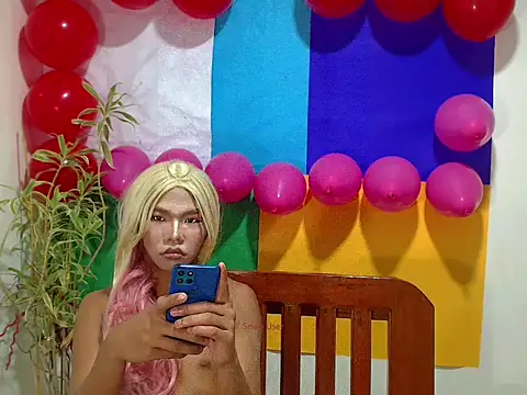 Snapshot of shopiaxox1 chatting on February 12, 1:05 am shopiaxox1 online show from February 12, 1:05 am