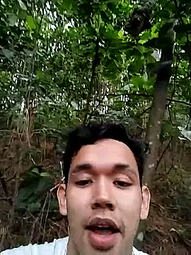 Isaak 26 online show from April 8, 1:23 pm