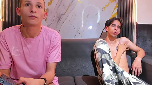 Isaak 26 online show from March 2, 8:49 pm