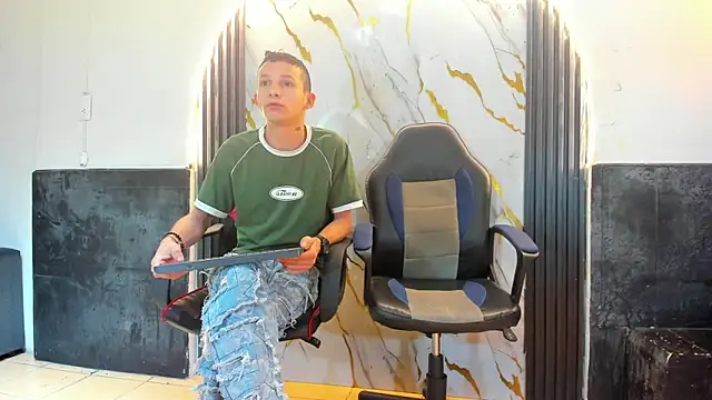 Isaak 26 online show from March 11, 11:04 am