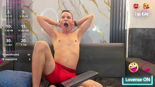 Isaak 26 online show from March 26, 2:59 pm