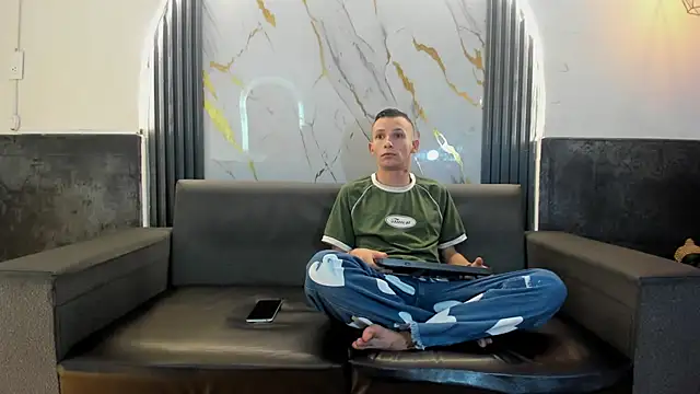 Isaak 26 online show from March 17, 5:27 pm