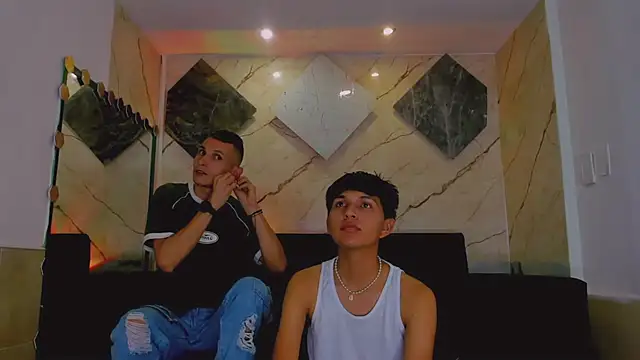 Isaak 26 online show from February 17, 7:33 pm