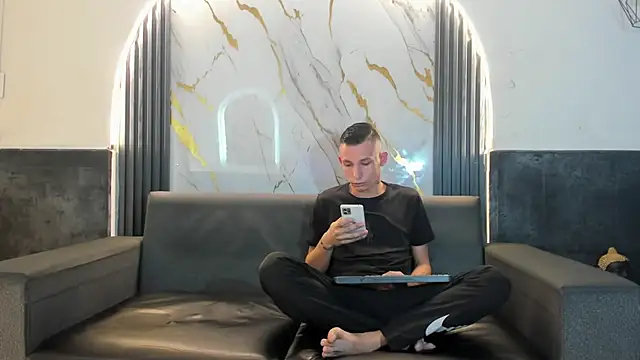 Isaak 26 online show from March 14, 11:38 am