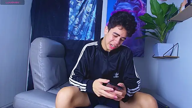 Gael moon  online show from February 26, 8:20 pm