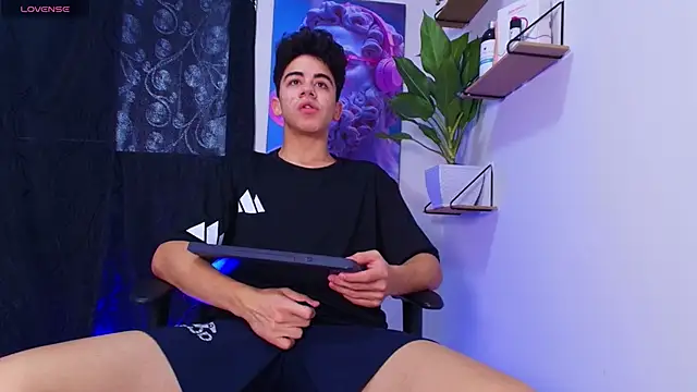 Gael moon  online show from February 14, 7:25 pm