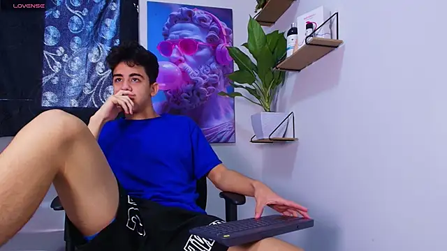 Gael moon  online show from February 16, 8:29 pm