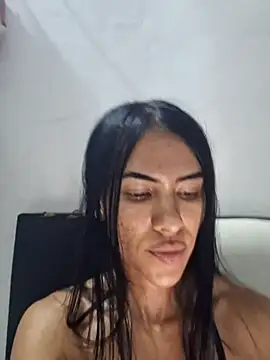 Snapshot of Alannys19 chatting on February 12, 3:28 am Alannys19 online show from February 12, 3:28 am