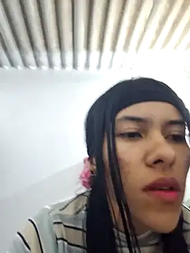 Snapshot of Alannys19 chatting on February 19, 3:58 am Alannys19 online show from February 19, 3:58 am